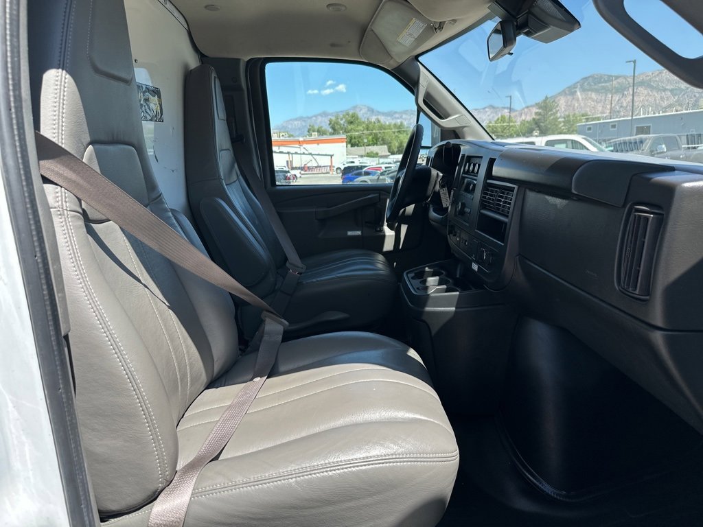 Used 2022 GMC Savana 3500 Extended w/ Power Convenience Package image 21