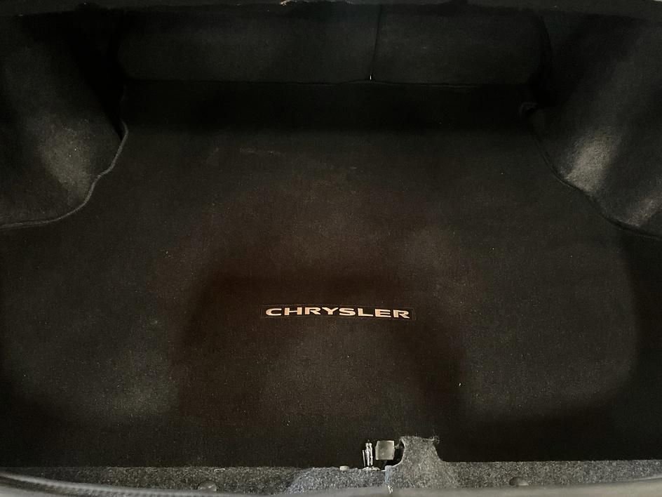 Used 2010 Chrysler Sebring Limited image 15