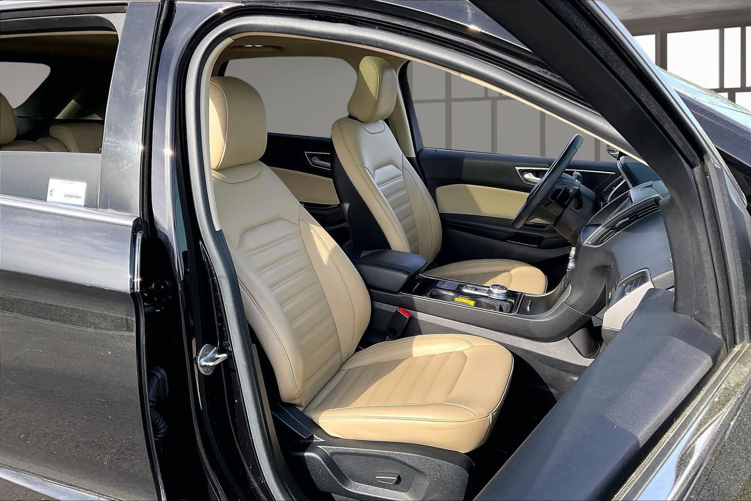 Used 2020 Ford Edge SEL w/ Cold Weather Package image 29