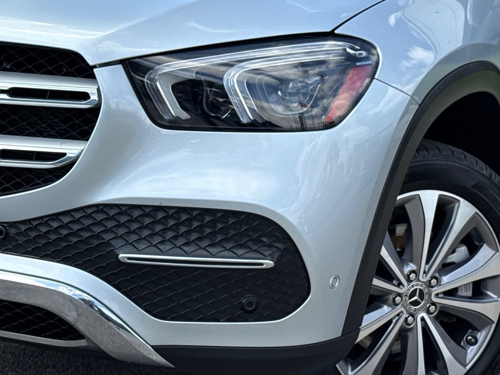 Used 2023 Mercedes-Benz GLE 350 4MATIC image 3