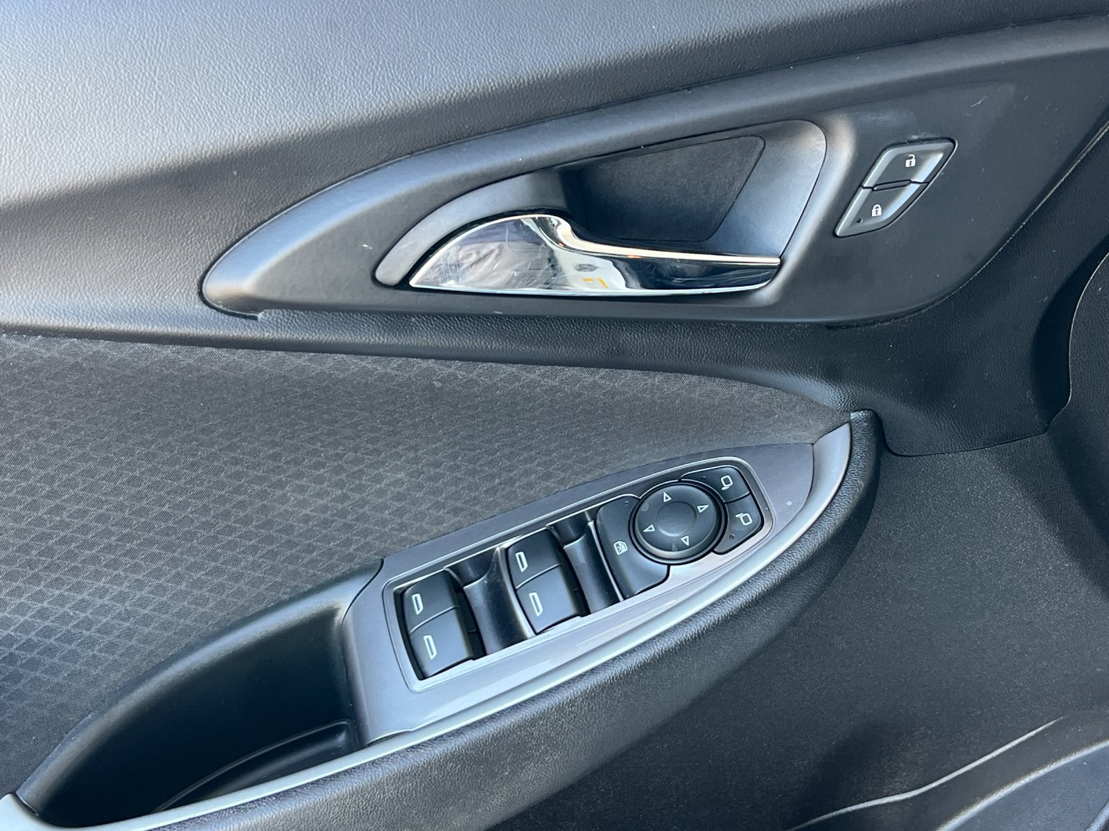 Used 2018 Chevrolet Malibu LS FWD image 11
