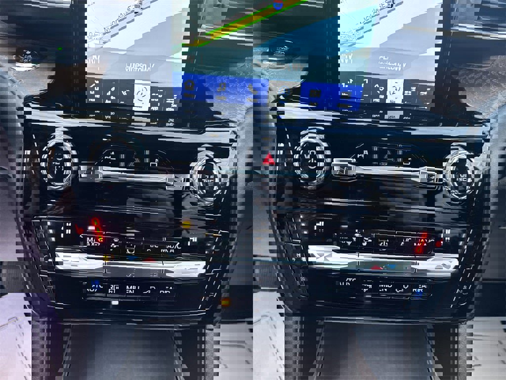 Used 2021 Ford Explorer Platinum w/ Equipment Group 601A image 23