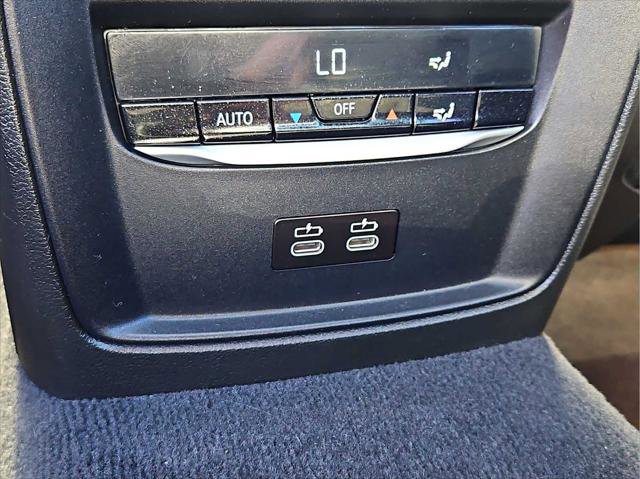 Used 2023 BMW 330i xDrive Sedan w/ M Sport Package AWD/4WD image 32