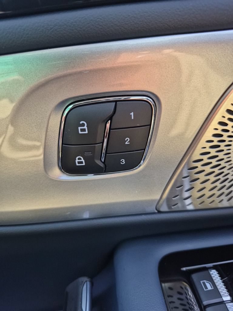 Certified 2025 Lincoln Nautilus Reserve AWD/4WD image 24