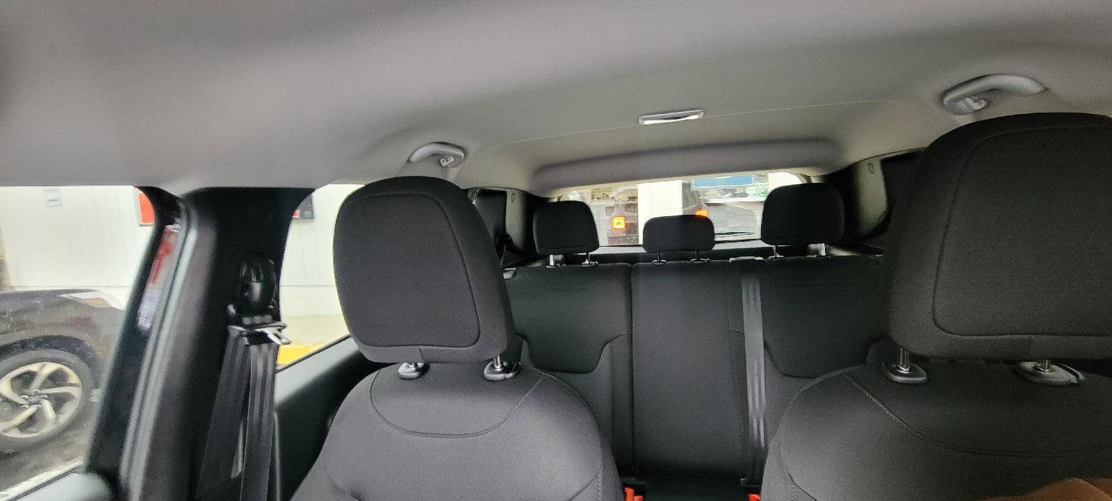 Used 2019 Jeep Renegade Sport image 23