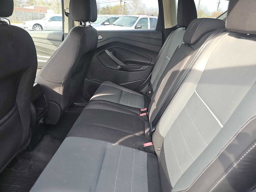 Used 2015 Ford Escape SE image 19