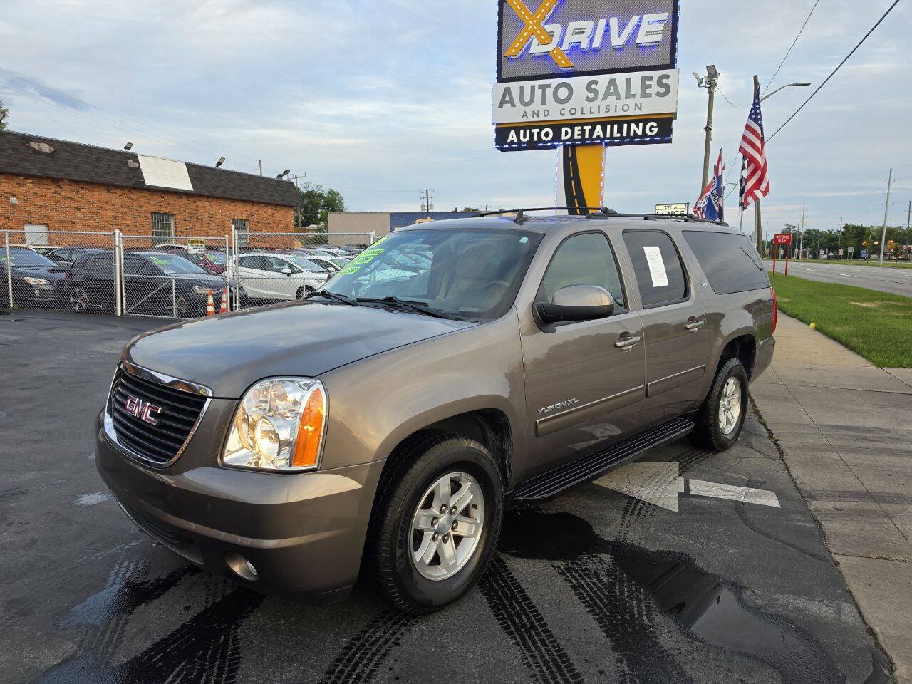 Used 2014 GMC Yukon XL SLT RWD image 6