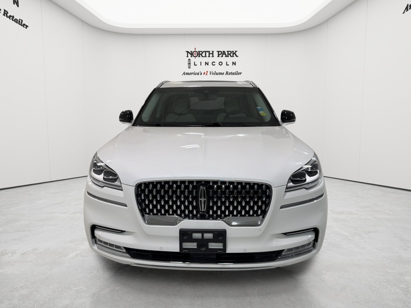 Used 2024 Lincoln Aviator Black Label w/ Dynamic Handling Package AWD/4WD image 8