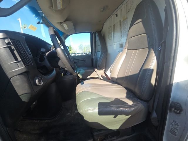 Used 2018 GMC Savana 3500 Extended w/ Driver Convenience Package image 19