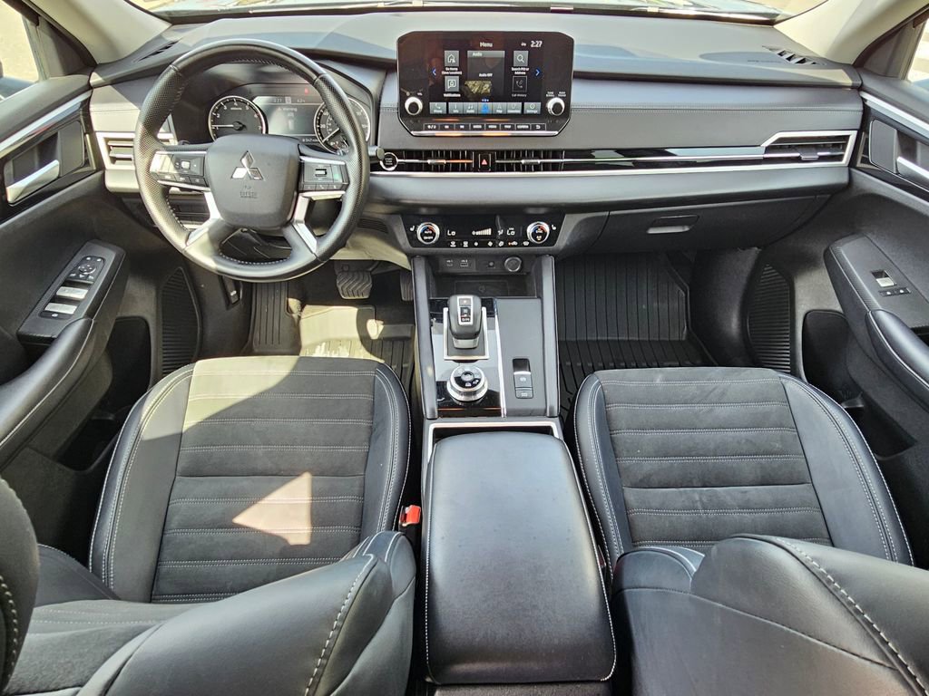 Used 2024 Mitsubishi Outlander SE AWD/4WD image 15