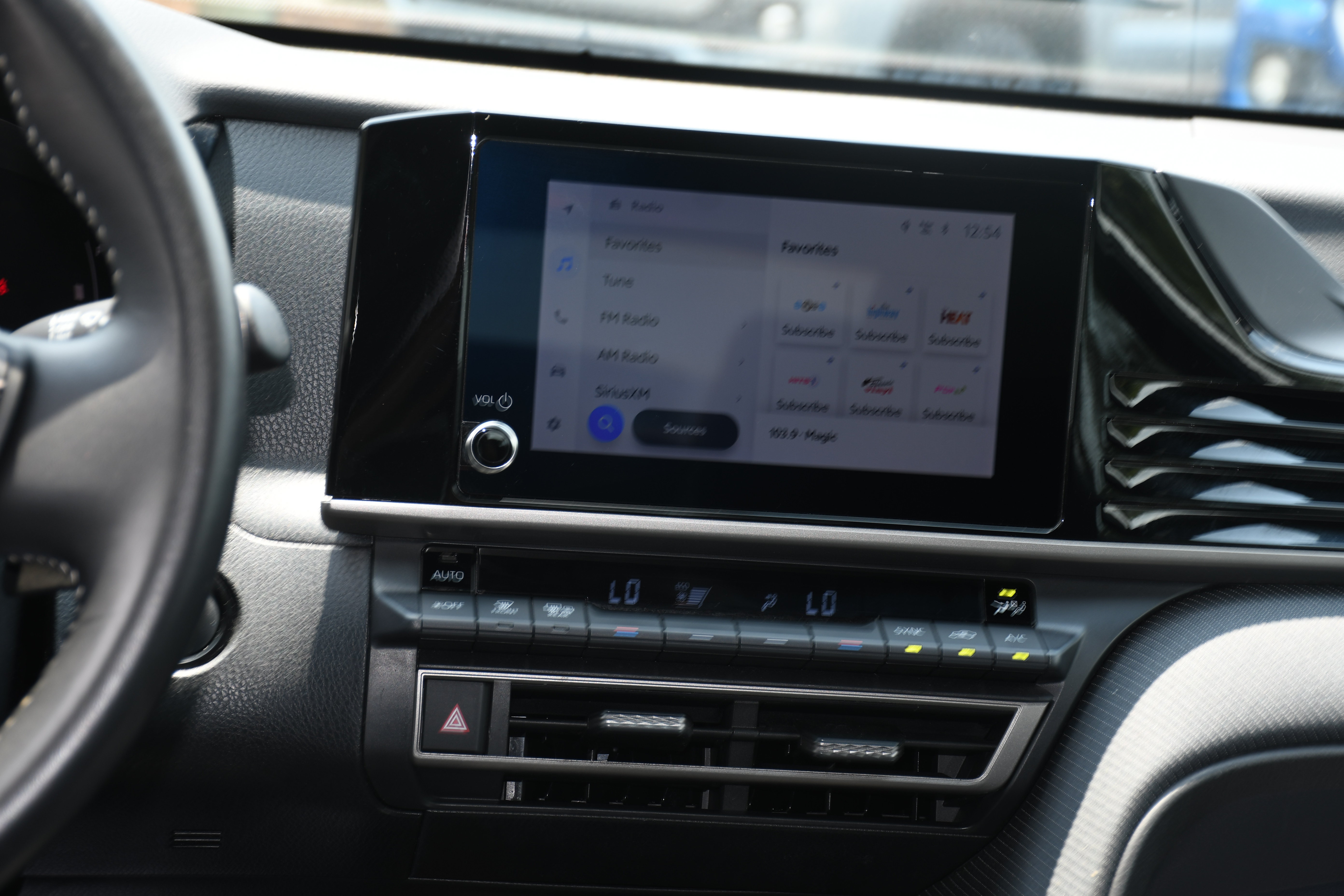 Used 2025 Toyota Camry SE FWD image 15