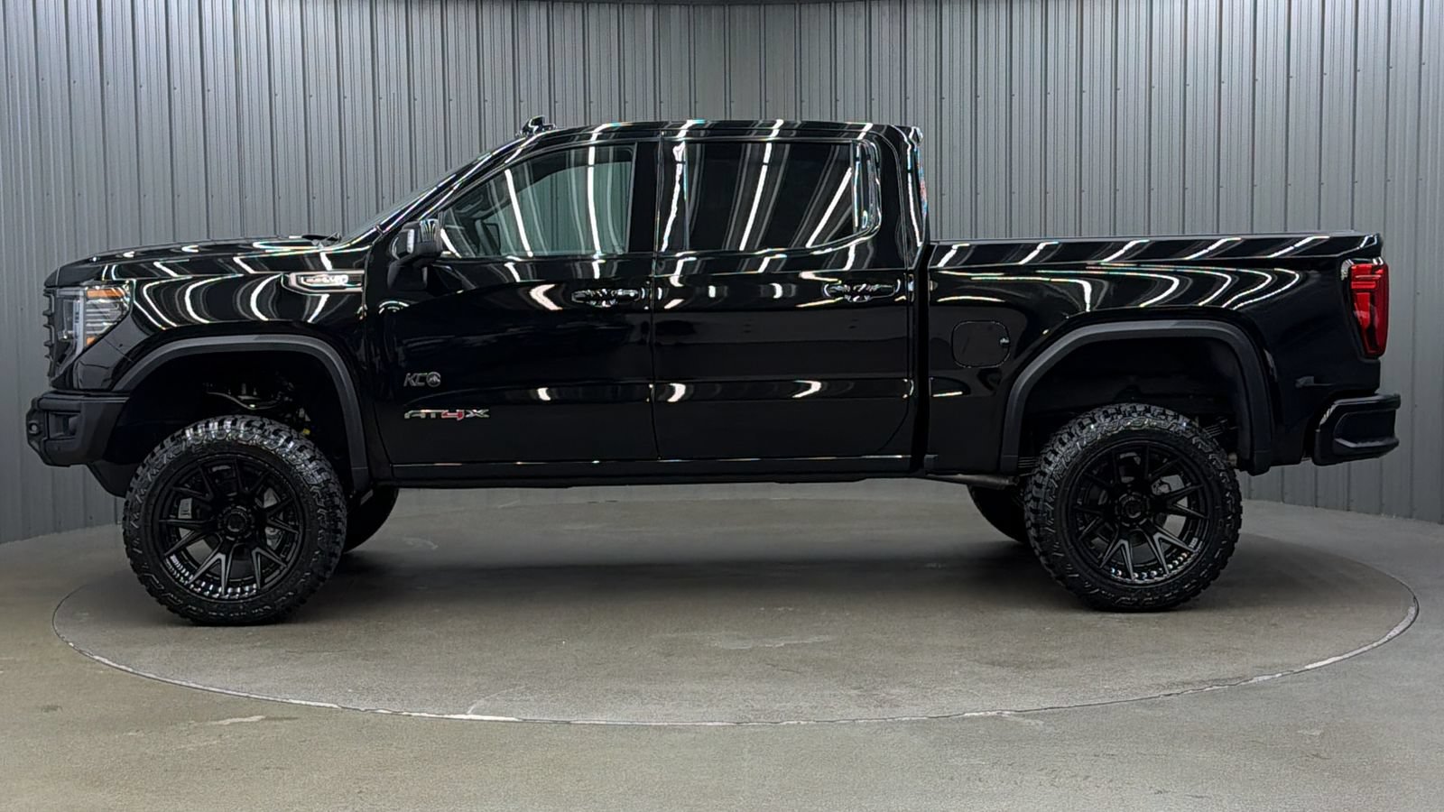 Used 2026 GMC Sierra 1500 AT4X AWD/4WD image 2
