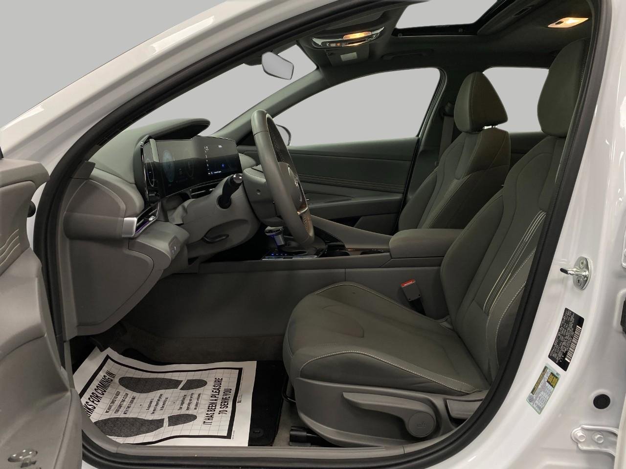 Certified 2024 Hyundai Elantra SEL w/ Convenience Package image 30