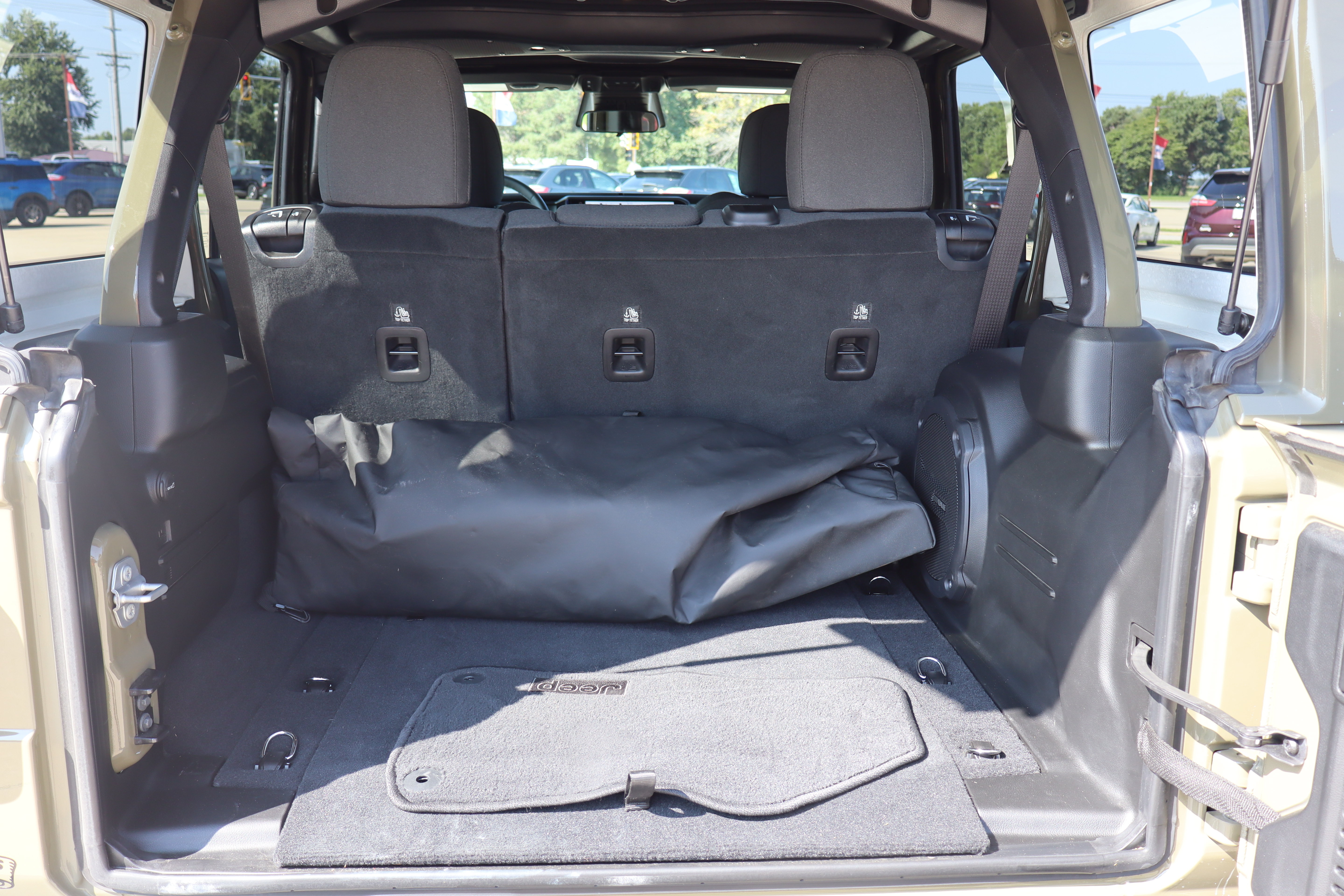 Used 2025 Jeep Wrangler Unlimited Sport AWD/4WD image 29