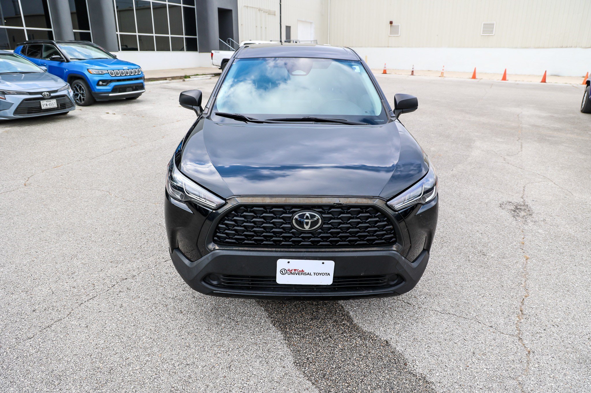 Used 2023 Toyota Corolla Cross L AWD/4WD image 4