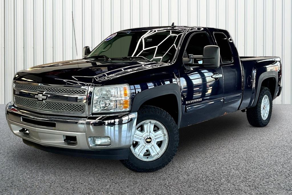 Used 2011 Chevrolet Silverado 1500 LT w/ All-Star Edition AWD/4WD image 3