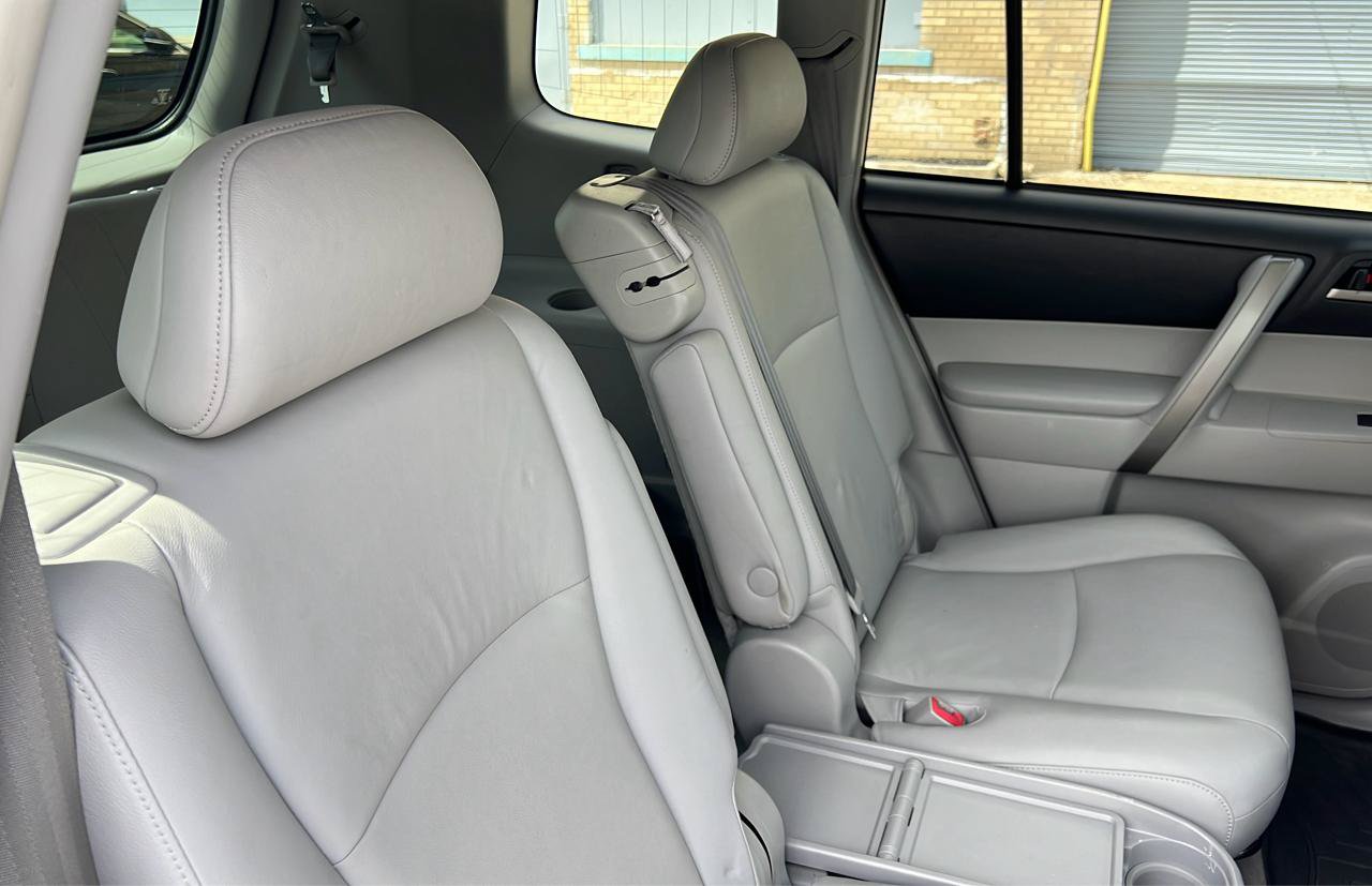 Used 2008 Toyota Highlander Sport AWD/4WD image 9