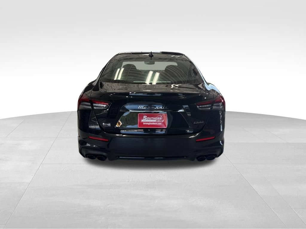 Used 2023 Maserati Ghibli Modena RWD image 4