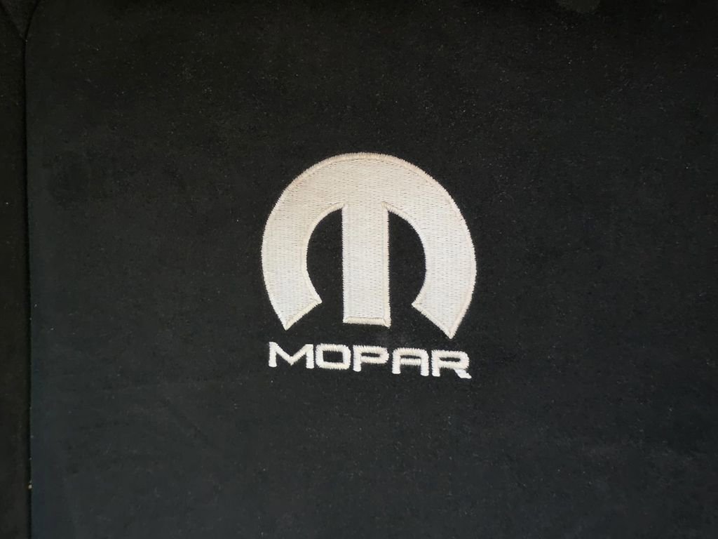 Used 2018 Dodge Durango SRT w/ SRT Interior Appearance Group AWD/4WD image 8