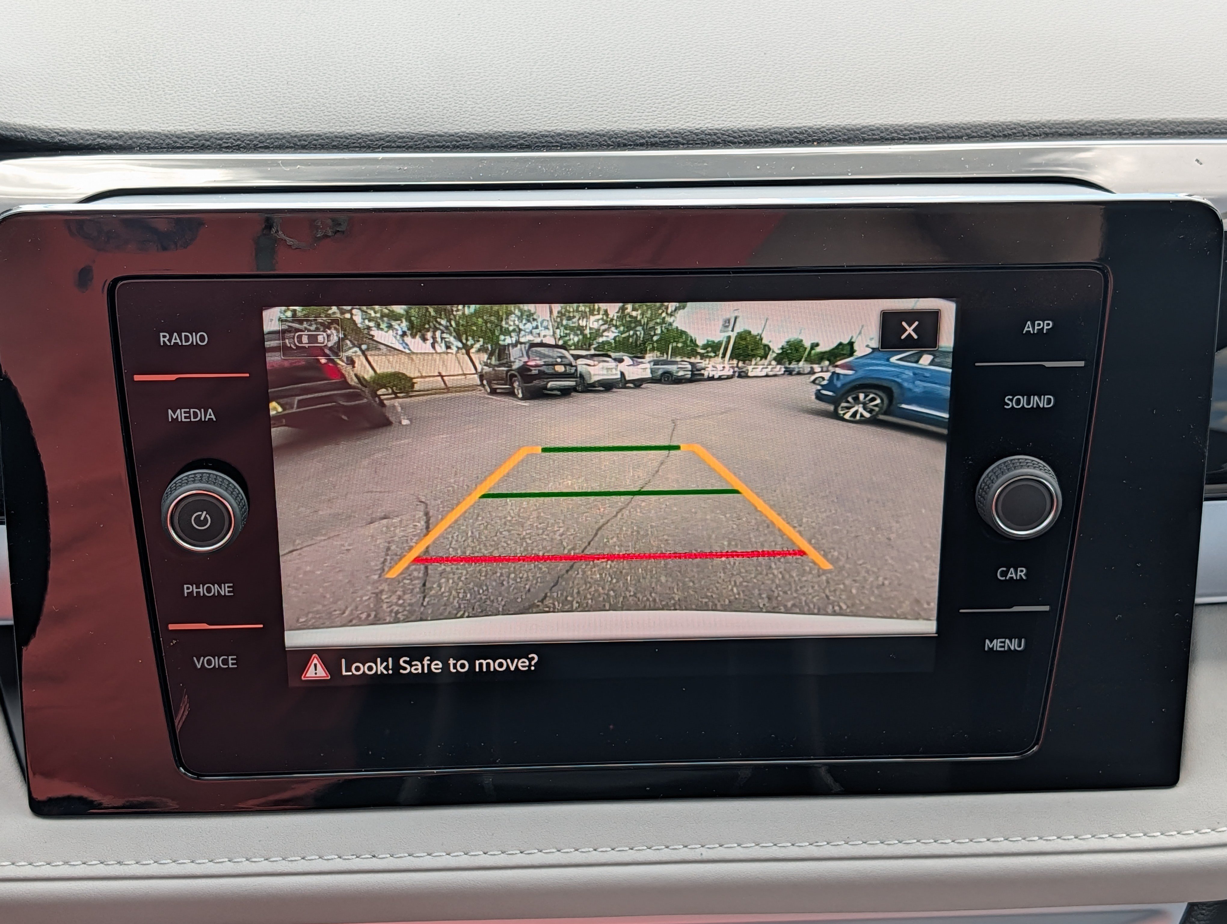 New 2026 Volkswagen Taos SE FWD image 10