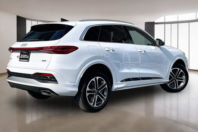 Used 2025 Audi Q5 Premium w/ Convenience Package AWD/4WD image 5