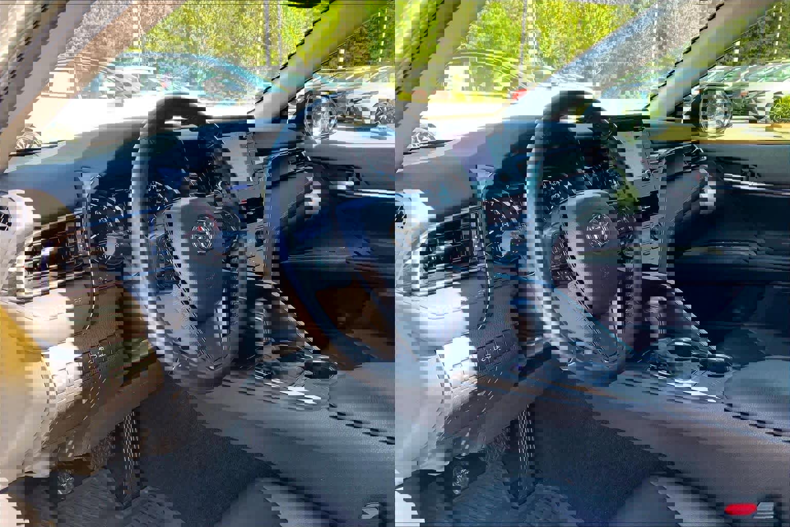 Used 2024 Toyota Camry SE w/ Convenience Package FWD image 17