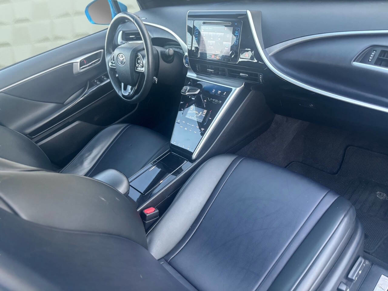 Used 2017 Toyota Mirai FWD image 15