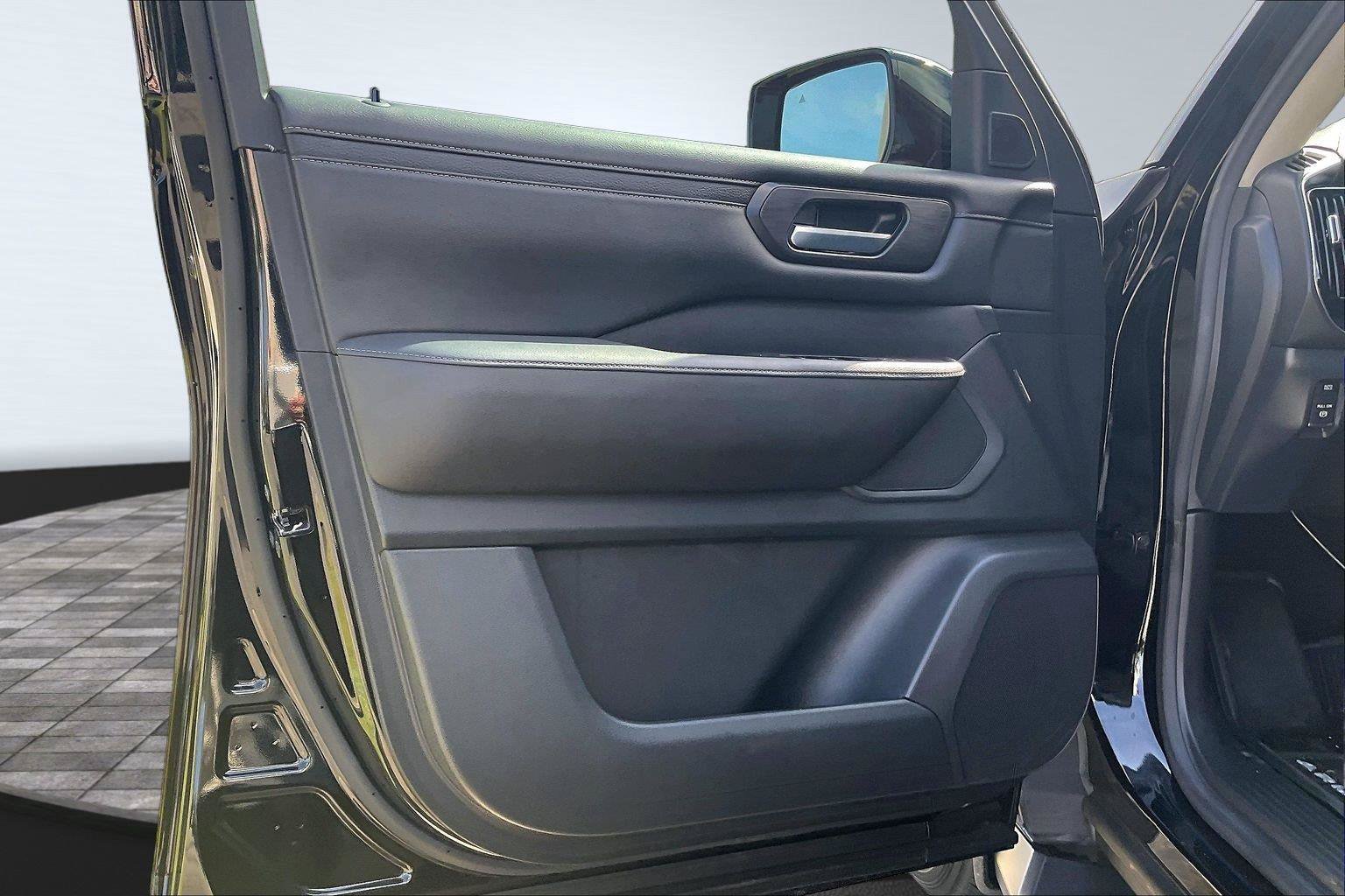Certified 2025 Nissan Armada SV AWD/4WD image 22
