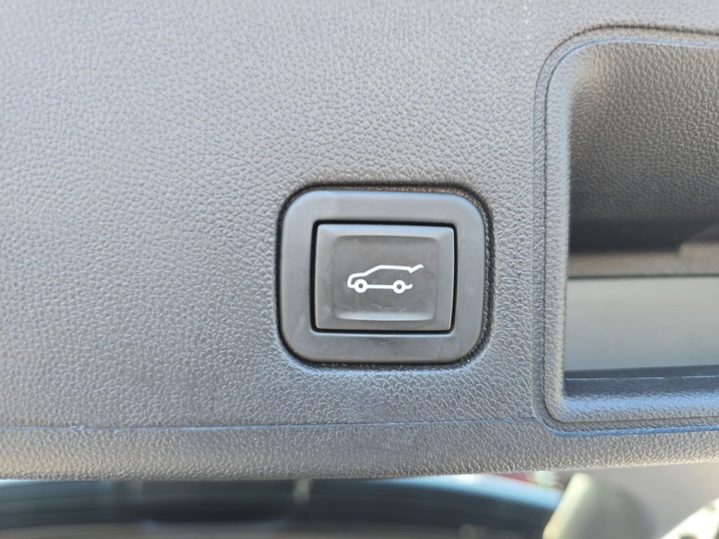 Used 2023 GMC Terrain AT4 AWD/4WD image 14