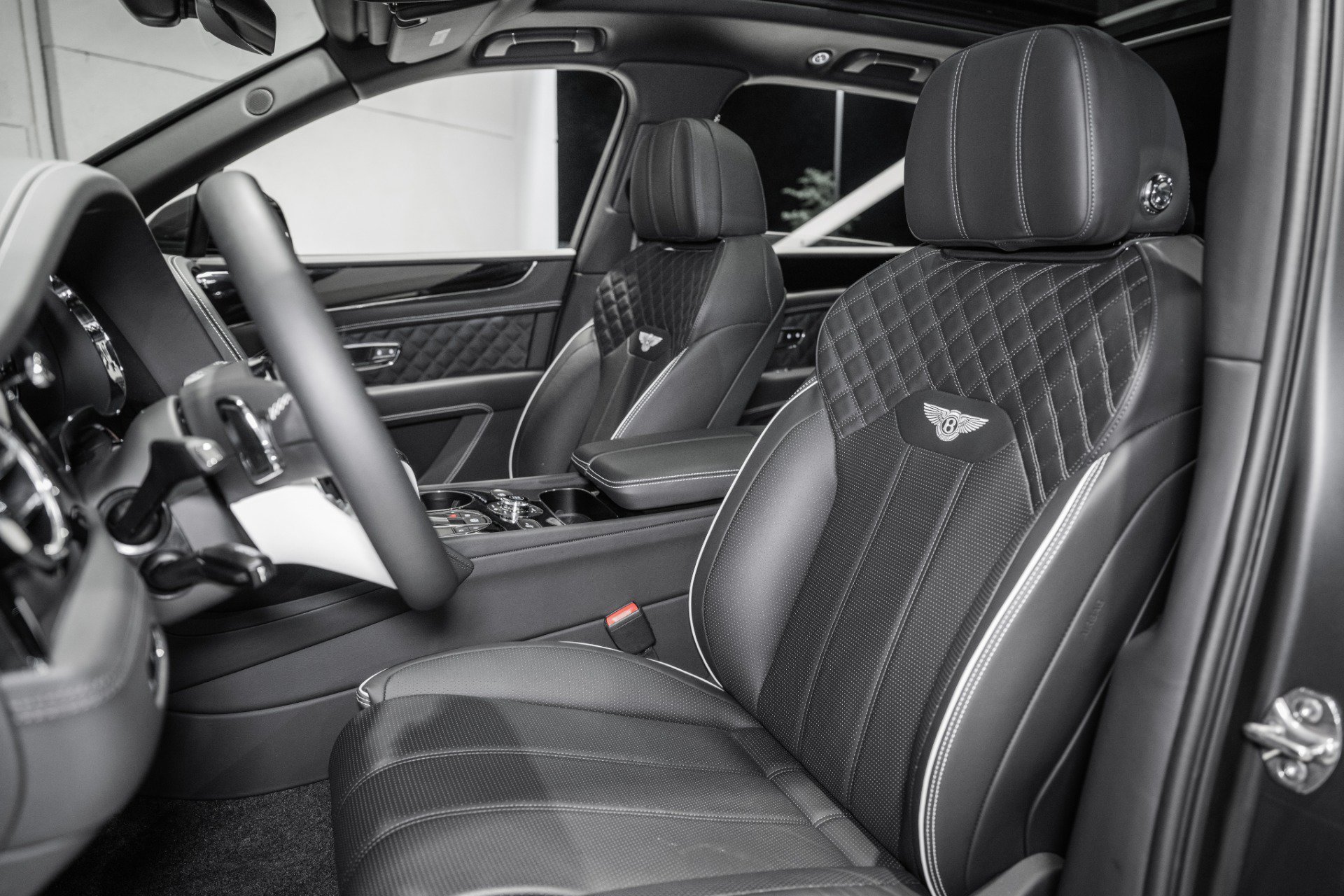 New 2024 Bentley Bentayga AWD/4WD image 19