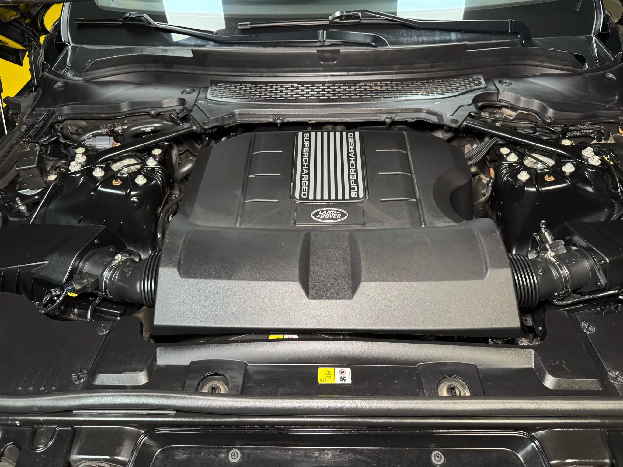 Used 2016 Land Rover Range Rover Sport SE image 59