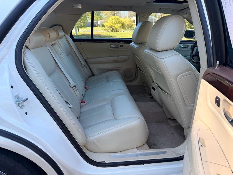 Used 2009 Cadillac DTS Luxury I w/ Sun And Navigation Package FWD image 18