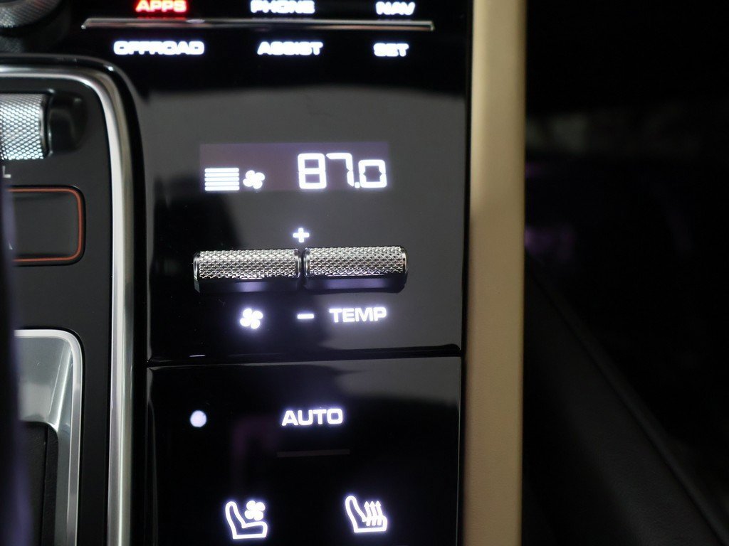 Used 2022 Porsche Cayenne GTS image 54