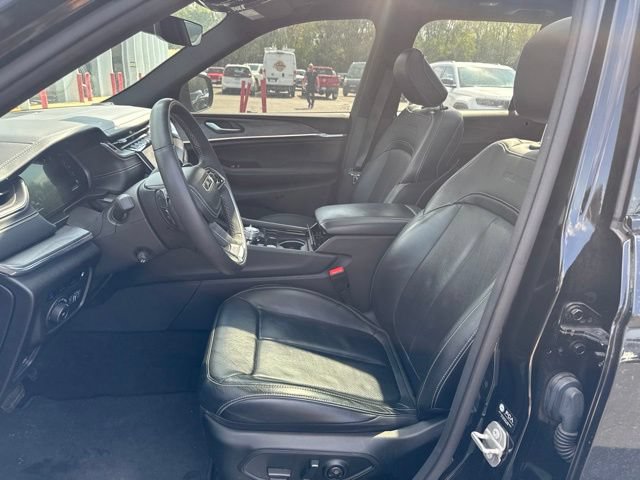 Used 2023 Jeep Grand Cherokee Overland AWD/4WD image 14