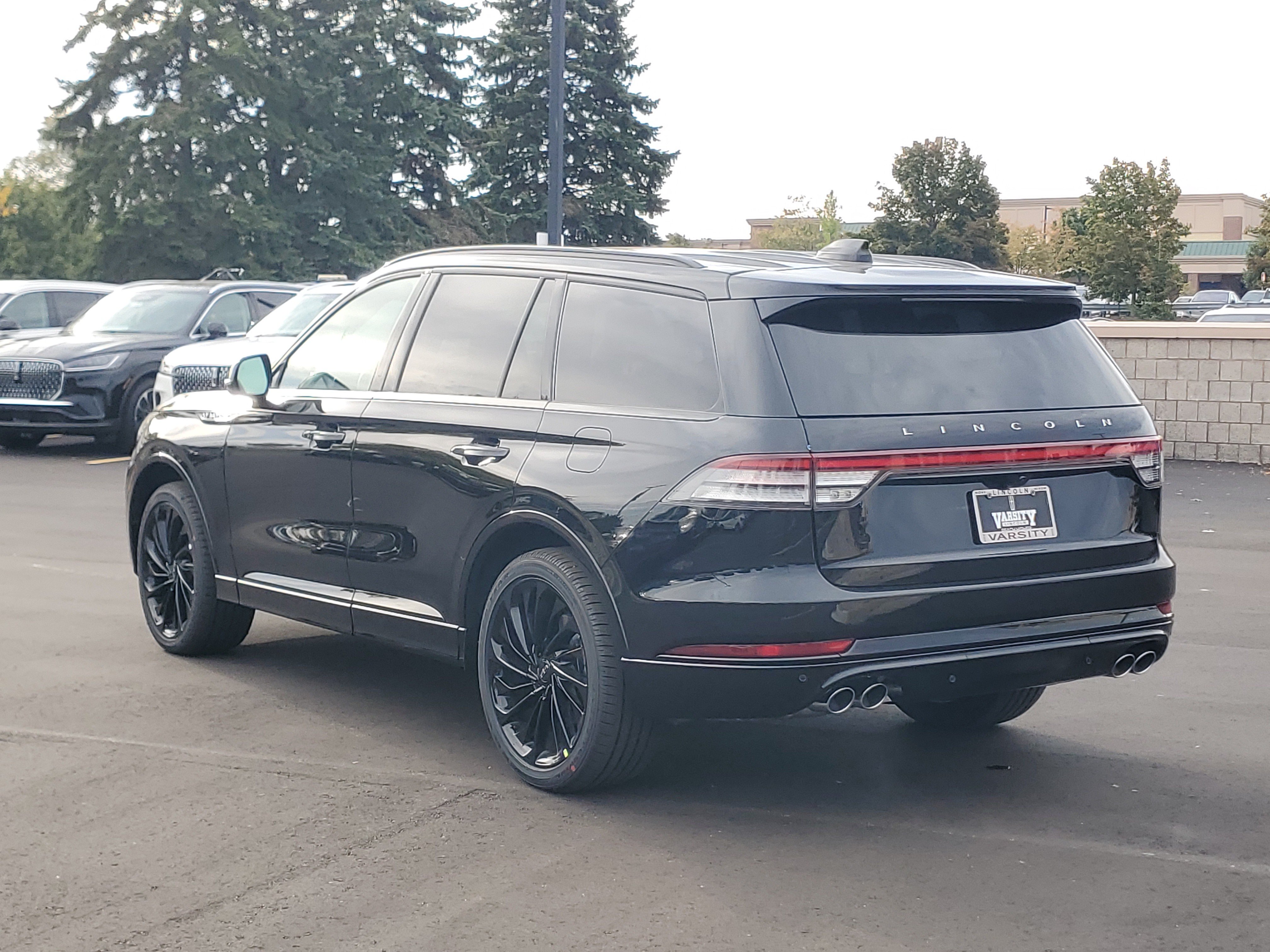 New 2027 Lincoln Aviator Reserve AWD/4WD image 3