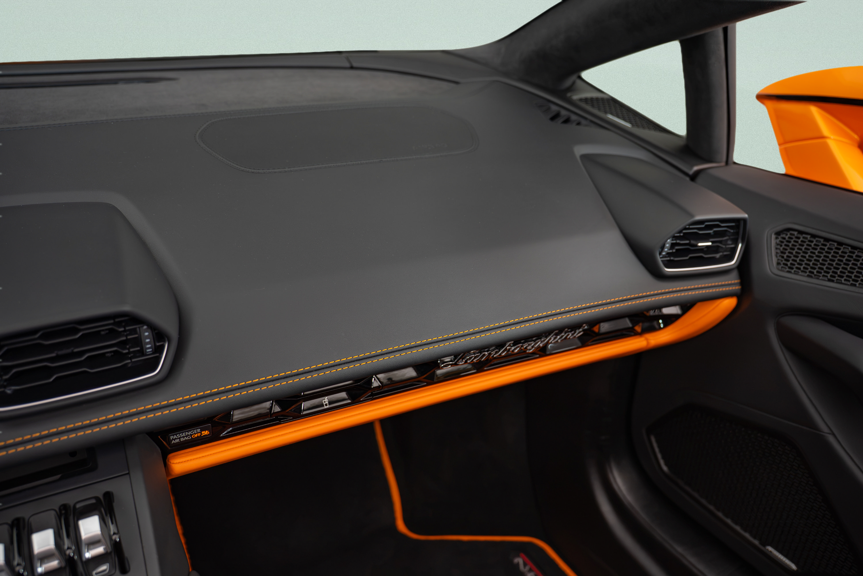 Used 2023 Lamborghini Huracan EVO AWD/4WD image 15