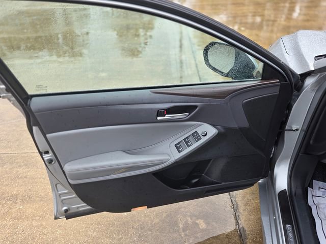 Used 2021 Toyota Avalon XLE image 24