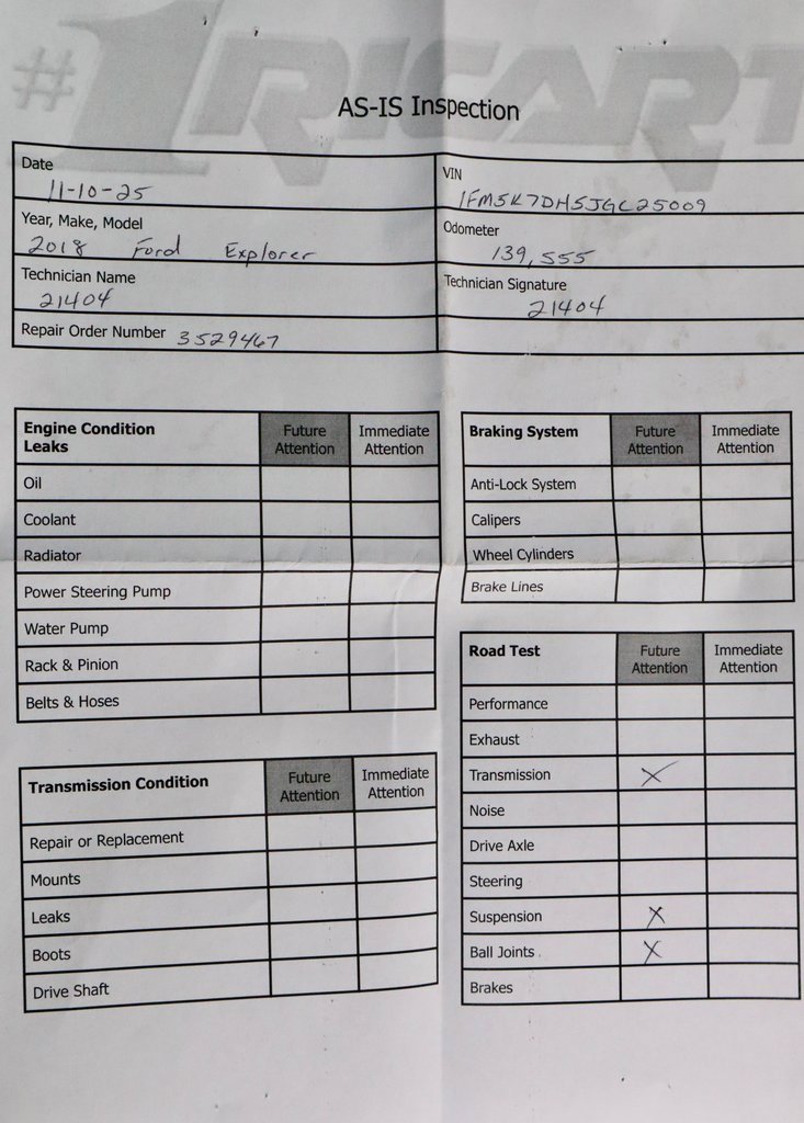 Used 2018 Ford Explorer XLT w/ Equipment Group 201A image 5