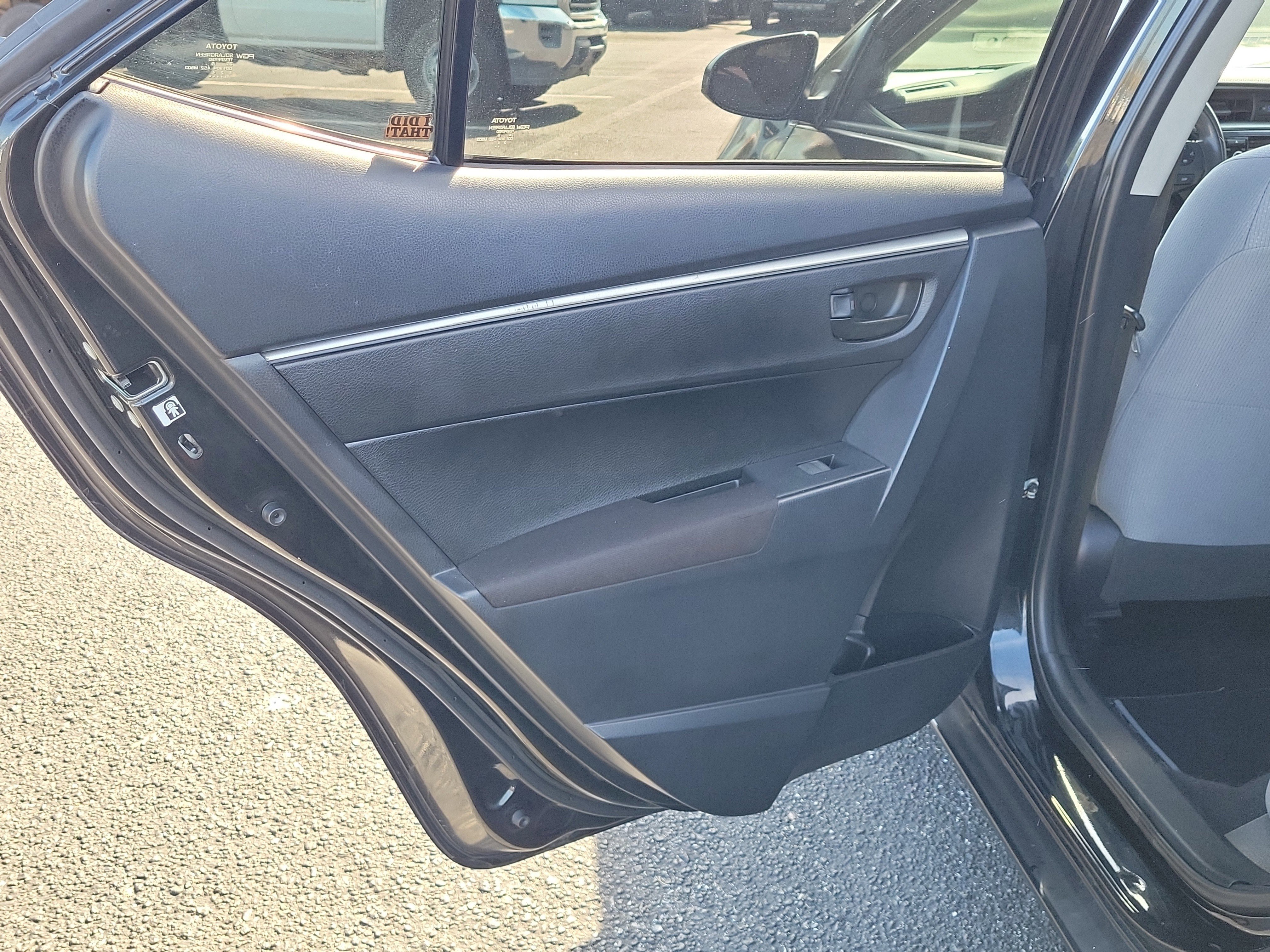 Used 2016 Toyota Corolla LE FWD image 11