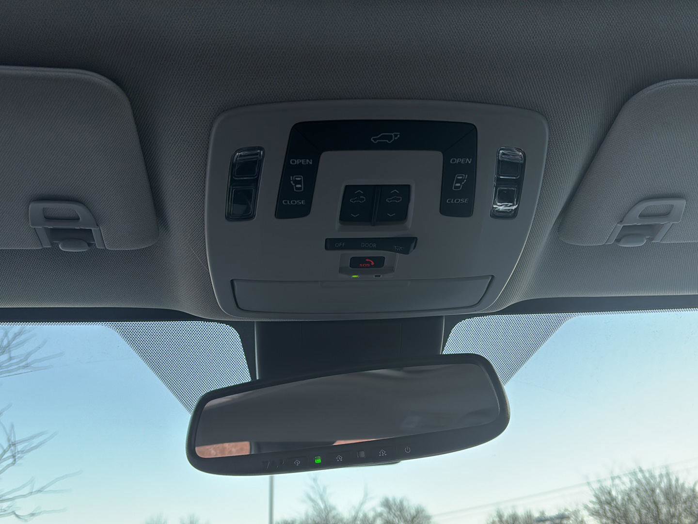 Used 2025 Toyota Sienna XLE w/ XLE Plus Package image 30