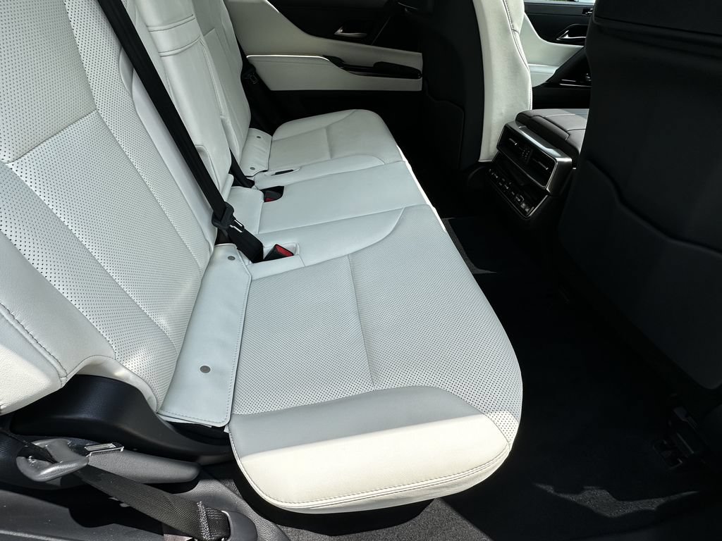Used 2024 Lexus LX 600 4WD w/ Appearance Package image 18