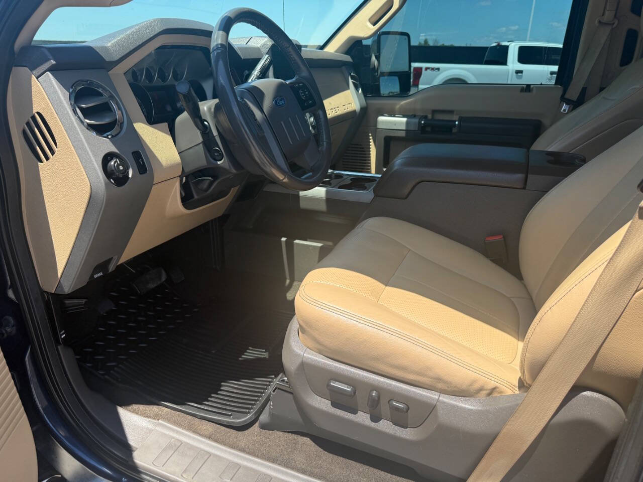 Used 2016 Ford F250 Lariat w/ Lariat Ultimate Package AWD/4WD image 15