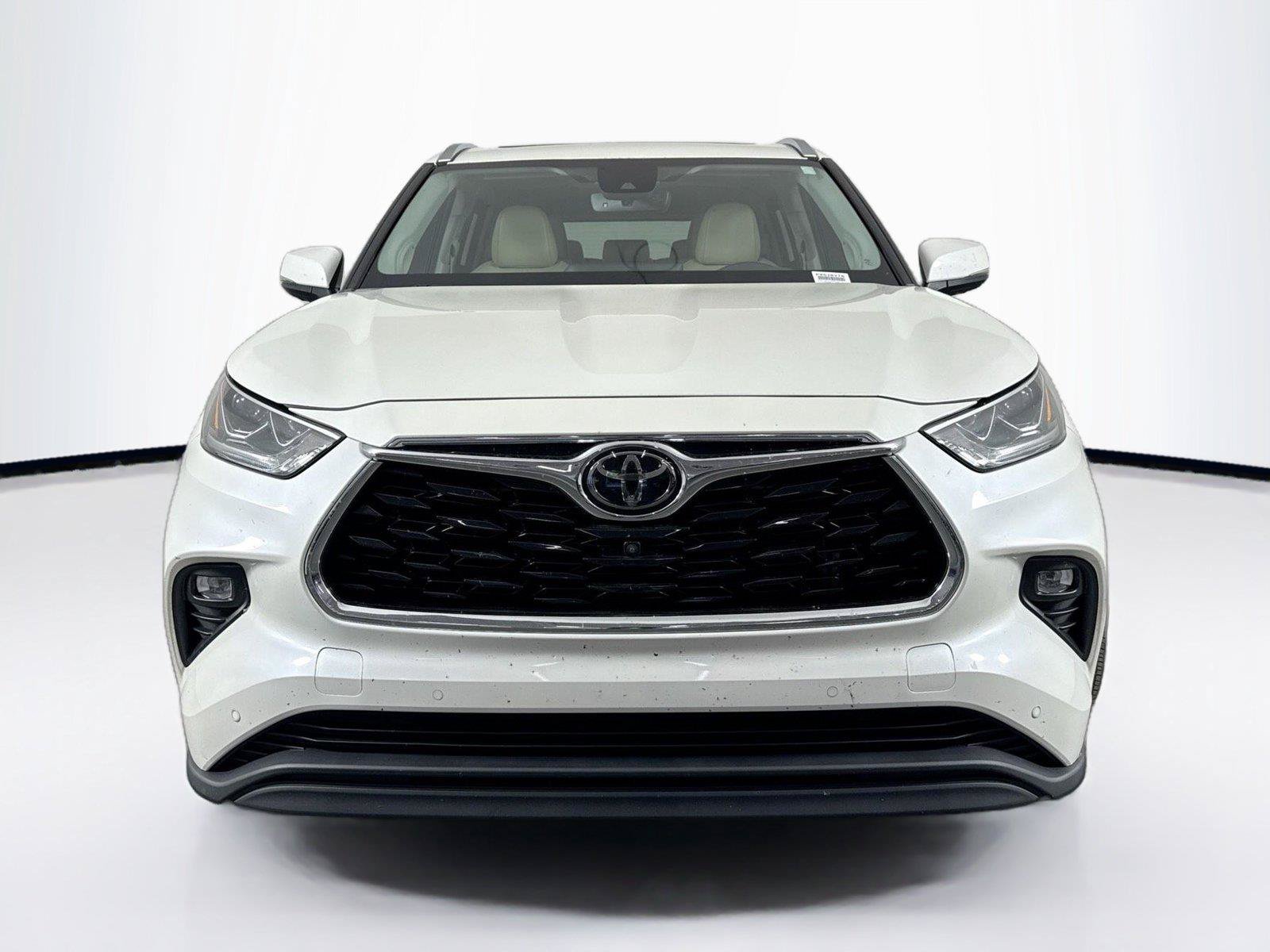 Used 2021 Toyota Highlander Limited FWD image 4