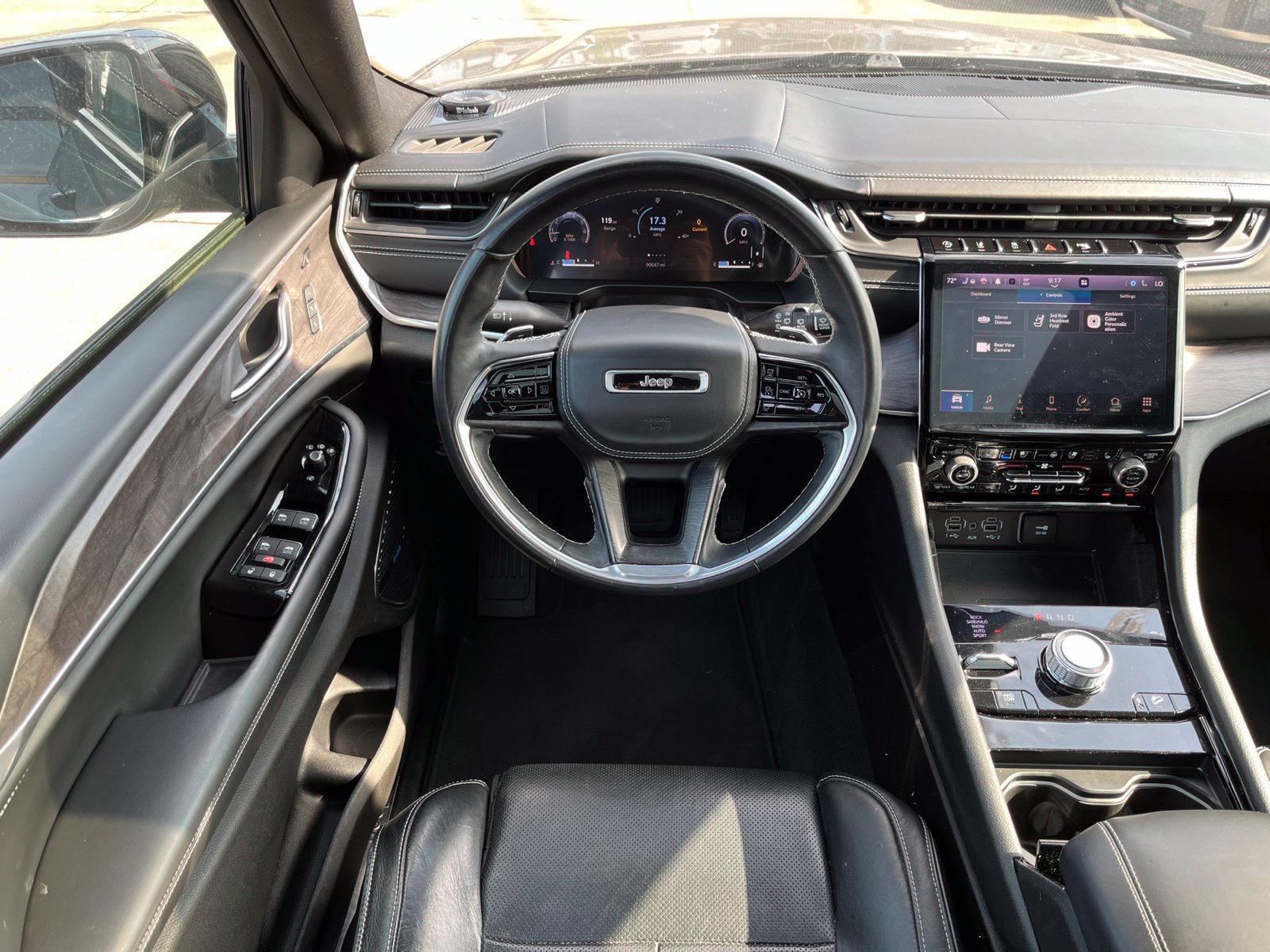 Used 2021 Jeep Grand Cherokee L Overland w/ Luxury Tech Group IV AWD/4WD image 11