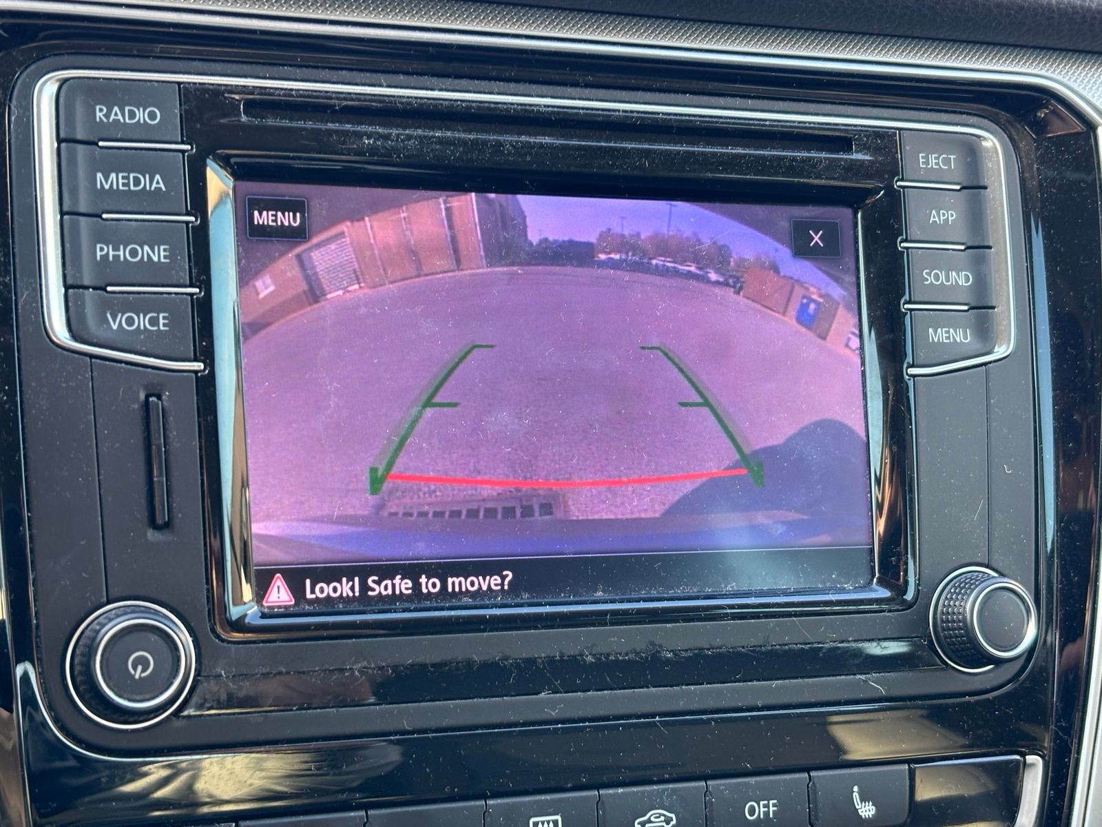 Used 2019 Volkswagen Passat 2.0T Wolfsburg w/ Wheels & Sunroof Package image 9