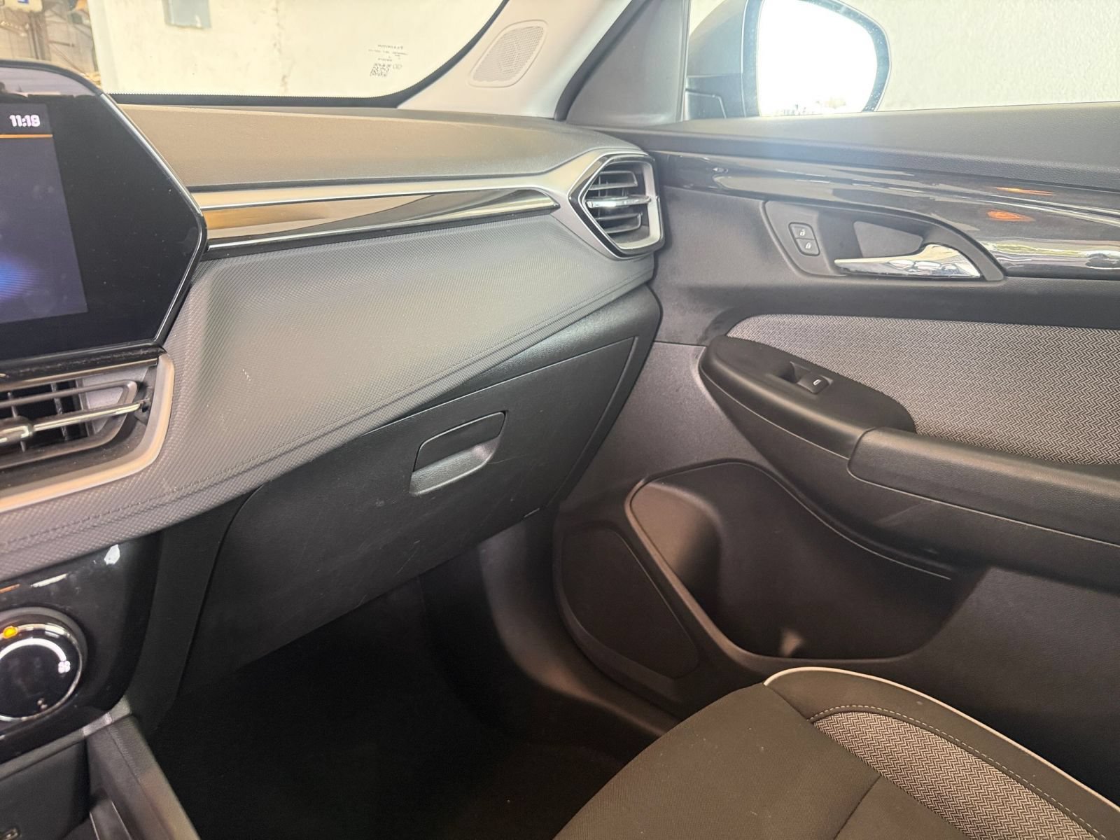 Used 2025 Chevrolet TrailBlazer LT FWD image 33
