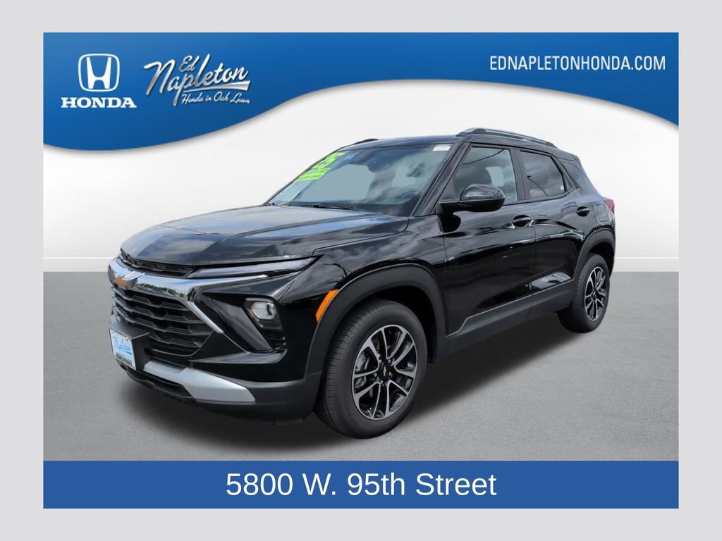 Used 2025 Chevrolet TrailBlazer LT FWD image 1