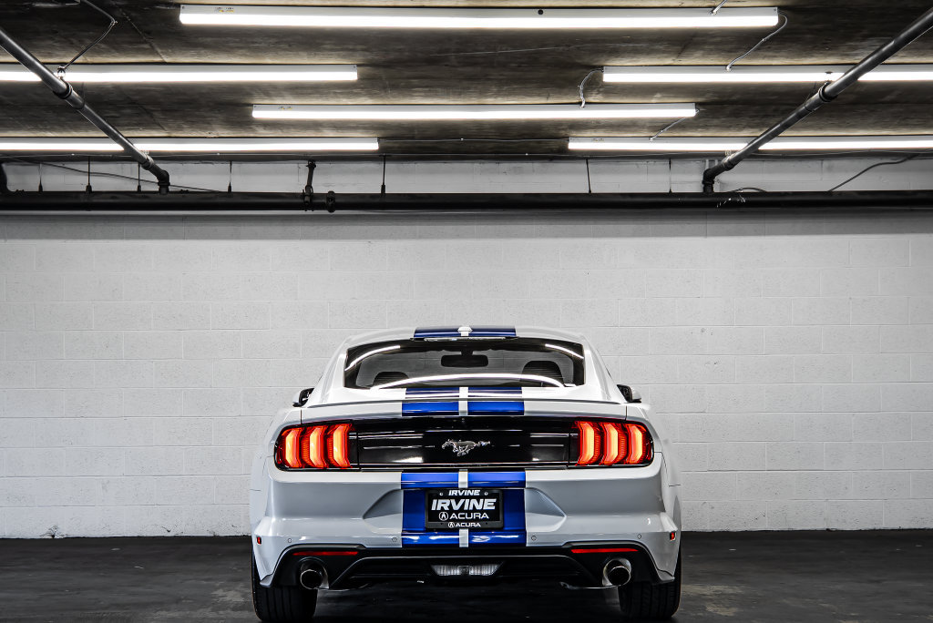 Used 2020 Ford Mustang Premium RWD image 4