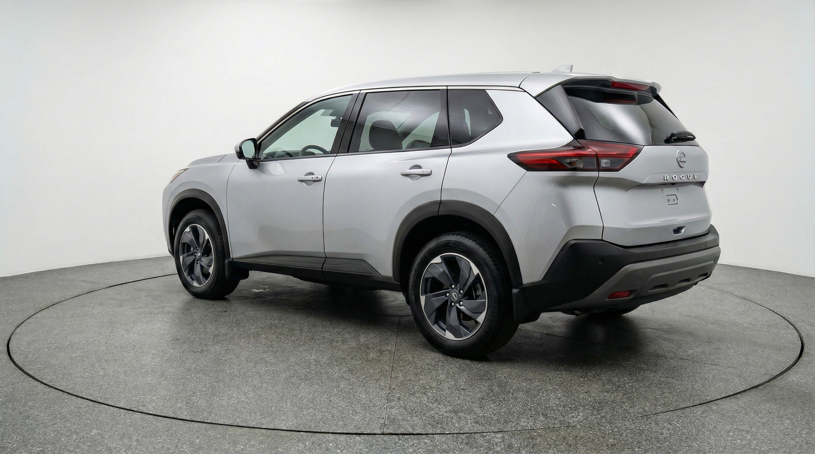 Used 2025 Nissan Rogue SV image 6