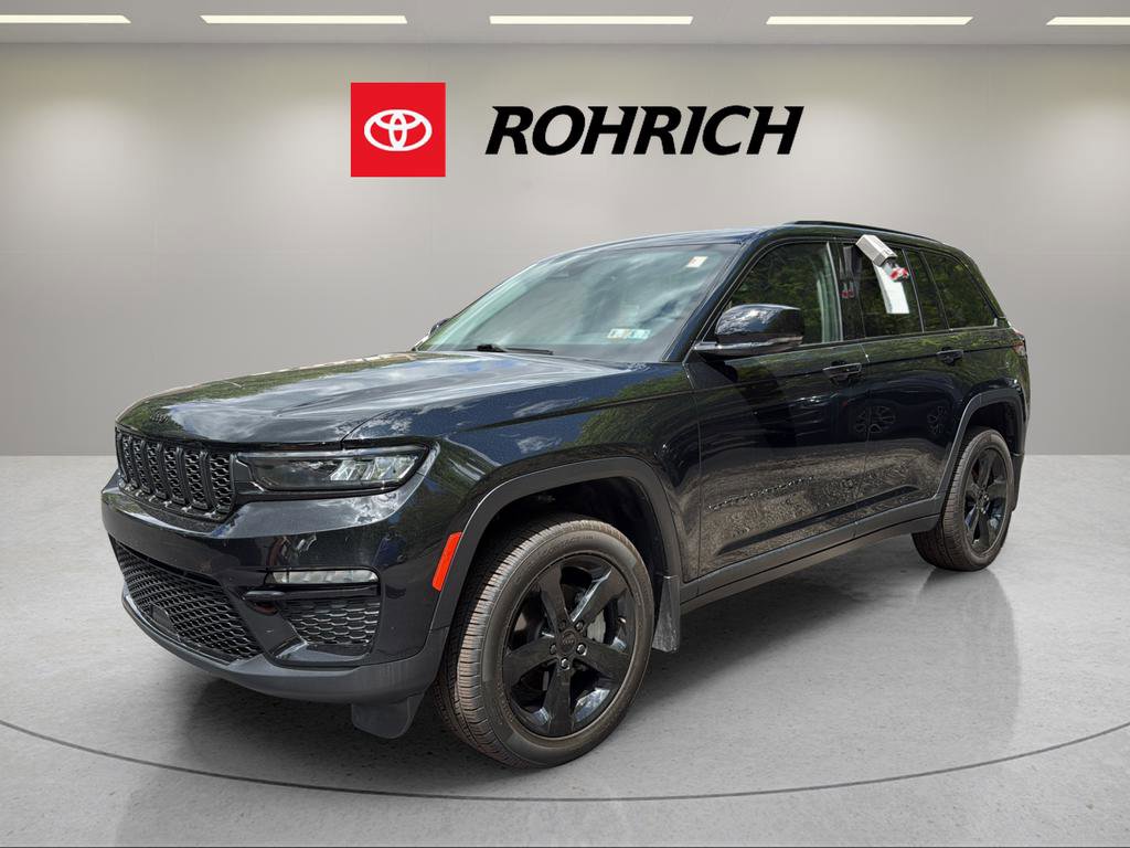 Used 2023 Jeep Grand Cherokee Limited w/ Black Appearance Package